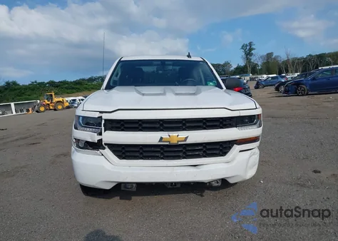 2018 Chevrolet Silverado 1500 Custom z USA, uszkodzony, nr VIN 1GCVKPEC6JZ157413